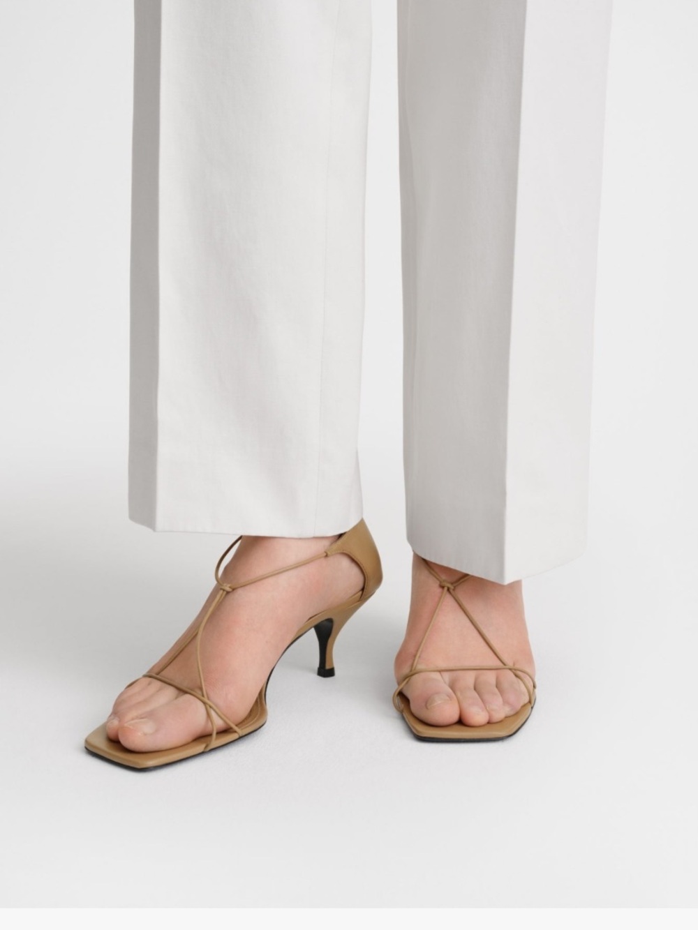 TOTEME The Leather Knot Sandal caramel - Picture 4 of 14
